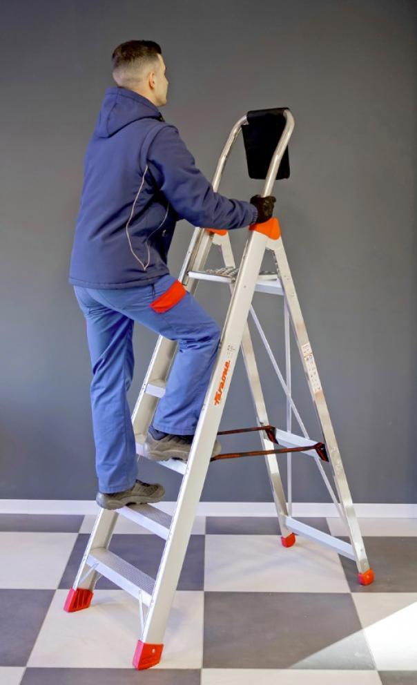 Scala professionale a forbice in alluminio Faraone Lady 6 gradini